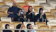 Frauen in Saudi-Arabien haben erstmals ein Fußball-Spiel im Stadion besuchen dürfen. (AFP / Stringer)