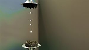 File:Acoustic Levitation.ogv