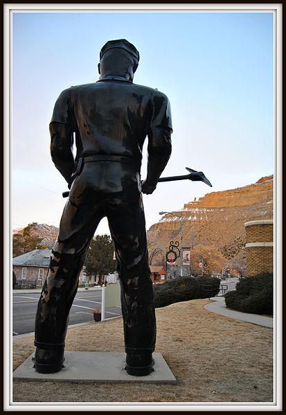 File:"Big John" Helper Utah - panoramio.jpg